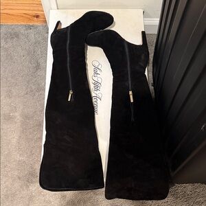 Chic Black Suede Heeled Boots